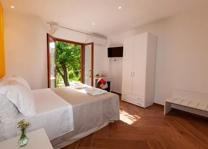 Alojamento de Acomodação e Pequeno-almoço Le Dee Di Paestum